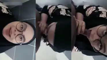 Bokep Jilbab Tobrut Ketagihan Dientot Ramai-ramai poster