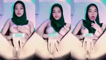 Sarah Hijab Sange Main Jari Liar Puas Total poster