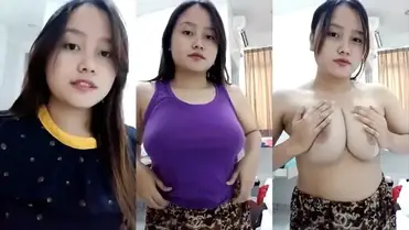 Youtuber Cantik Lepas Baju Saat Live Bikin Heboh Netizen poster